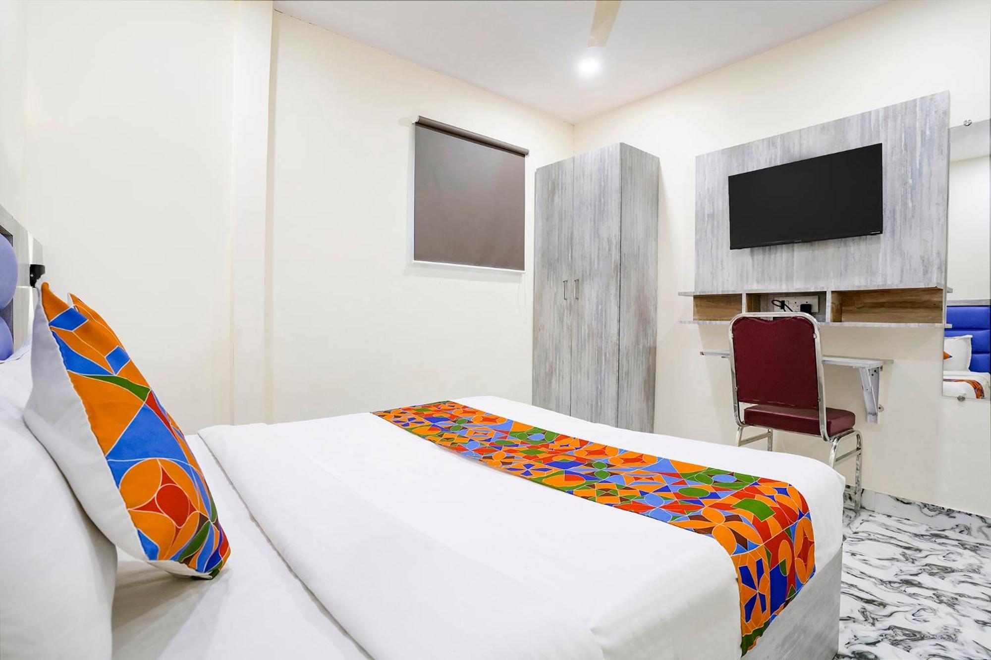 Hotel Fabexpress Good Luck Residency - Nr Nesco Exhibition Center Mumbai Exterior foto