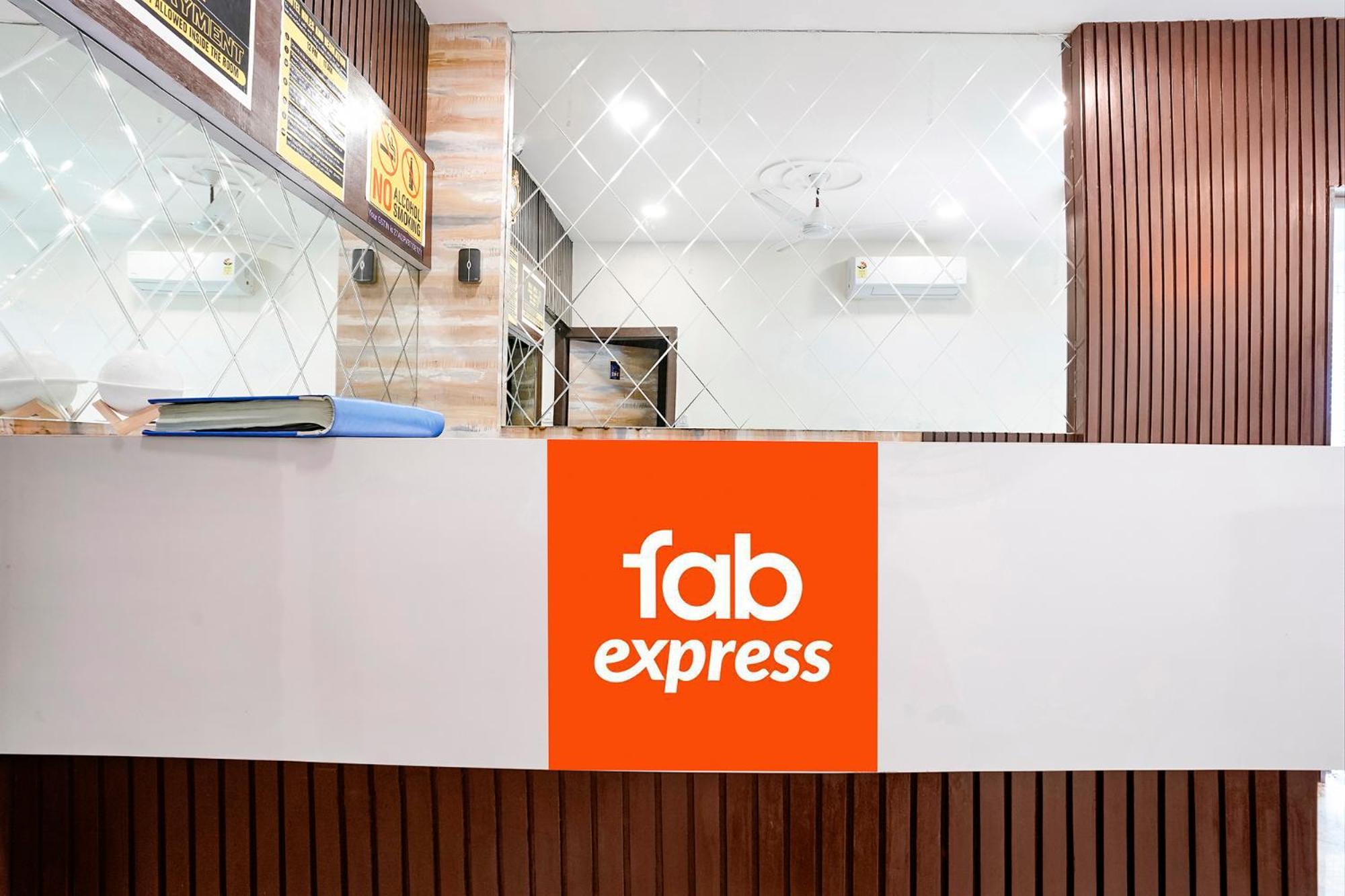 Hotel Fabexpress Good Luck Residency - Nr Nesco Exhibition Center Mumbai Exterior foto